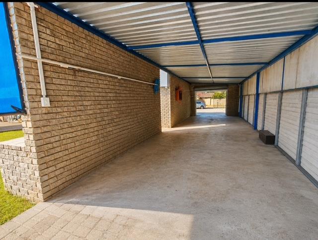 3 Bedroom Property for Sale in Pellissier Free State